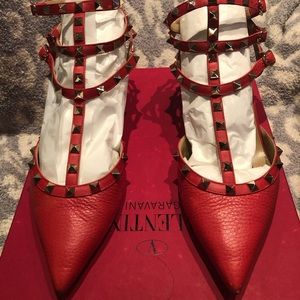 Valentino rockstud low heel